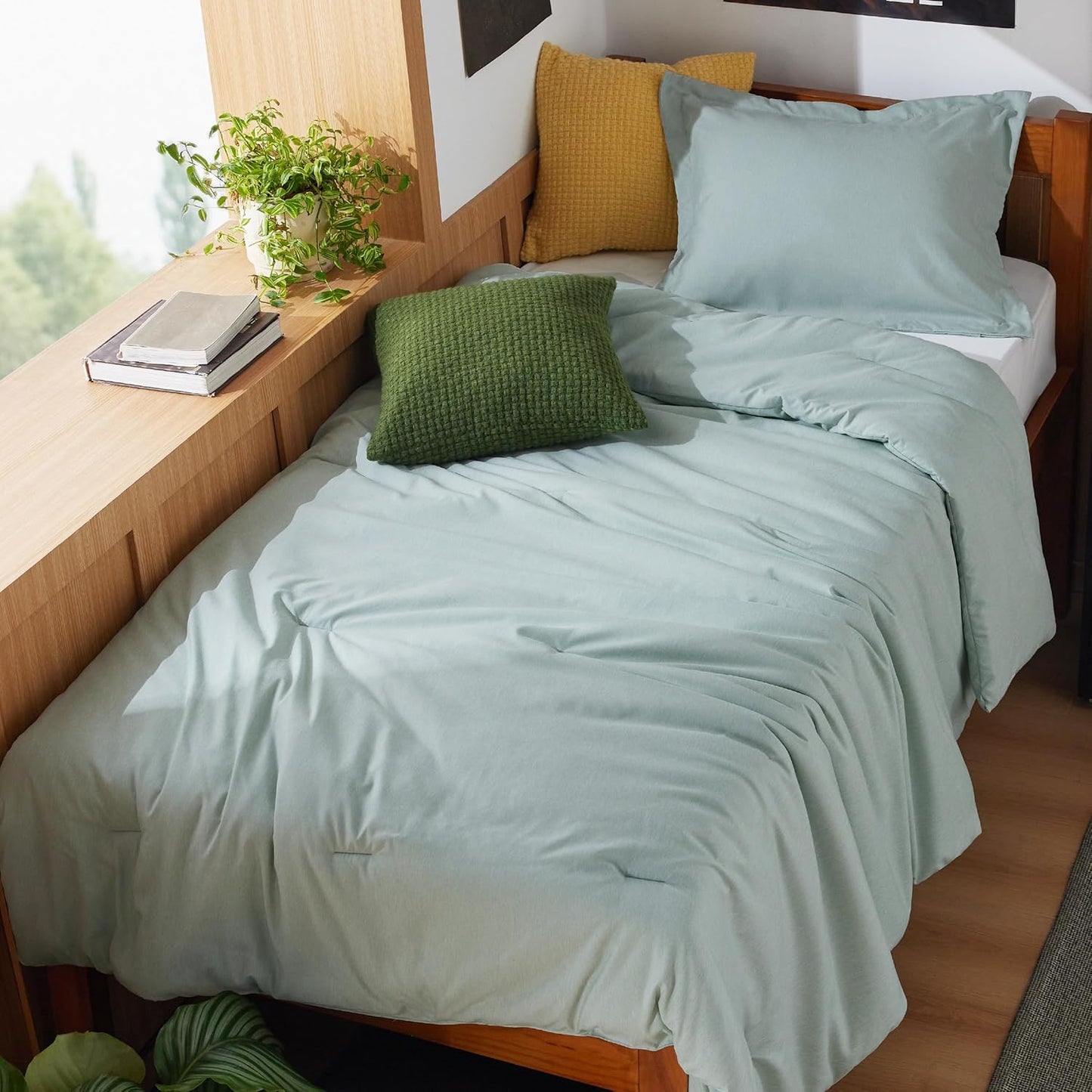 Bedsure Queen Comforter Set - Cooling and Warm Bed Set, Charcoal Black Reversible Bedding for All Season, 3 Pieces, 1 Queen Size Comforter (88"x88") and 2 Pillow Cases(20"x26")