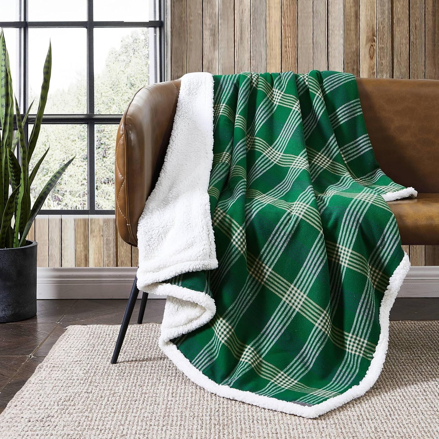 Eddie Bauer - Blanket, Super Soft Reversible Sherpa & Brushed Fleece Bedding, Throw Blankets for Couch, Ideal for Lounging (Pine Tartan)